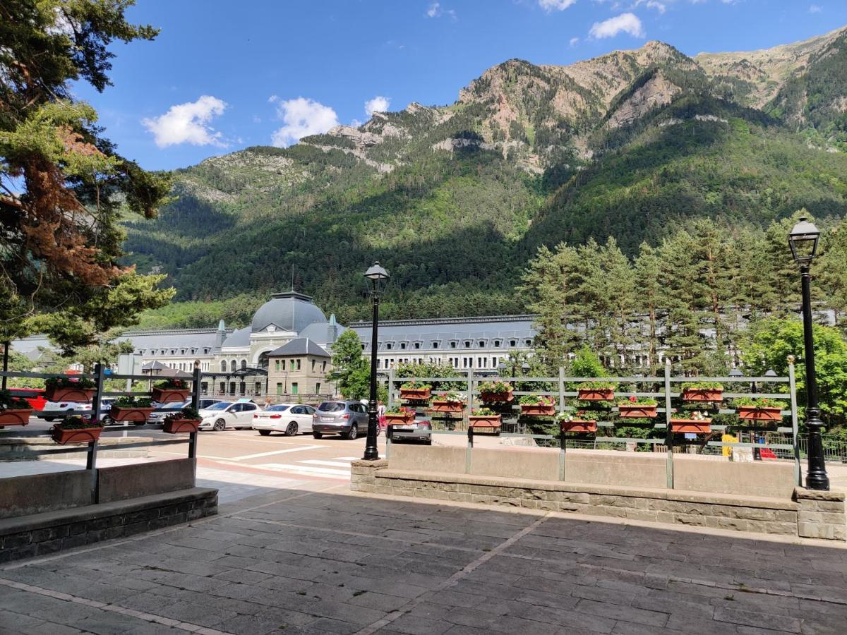 "Leo Pixel" Avairent Canfranc Estacion公寓 外观 照片