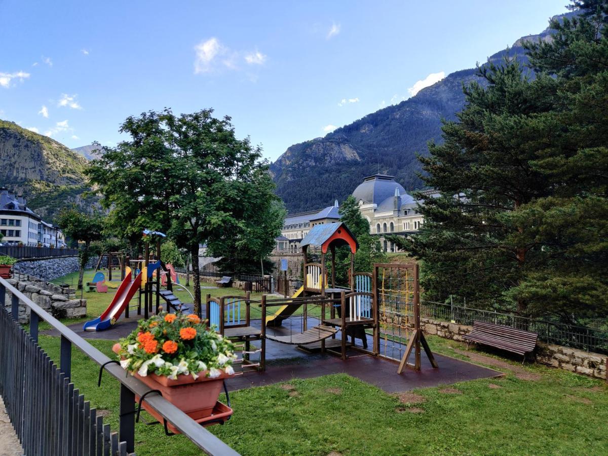 "Leo Pixel" Avairent Canfranc Estacion公寓 外观 照片