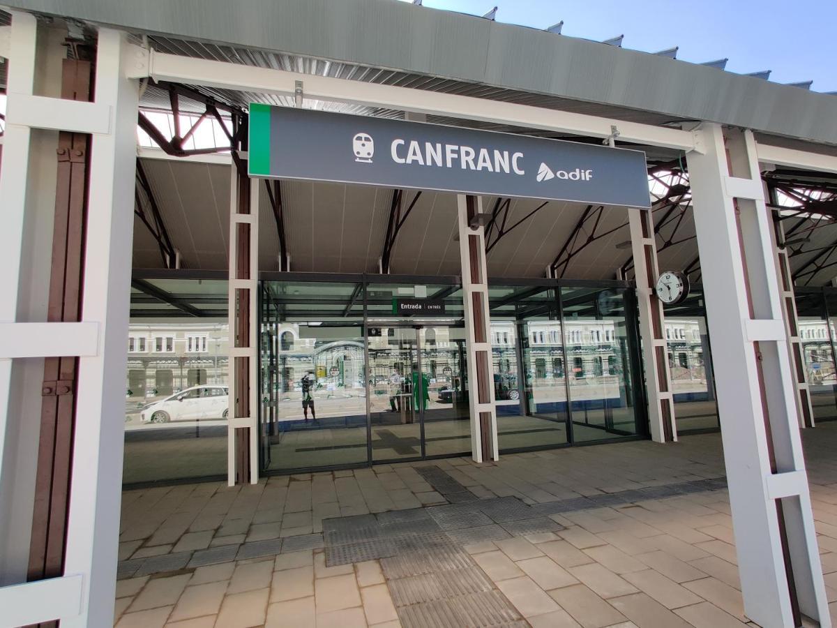 "Leo Pixel" Avairent Canfranc Estacion公寓 外观 照片