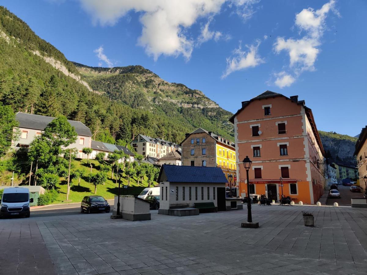 "Leo Pixel" Avairent Canfranc Estacion公寓 外观 照片